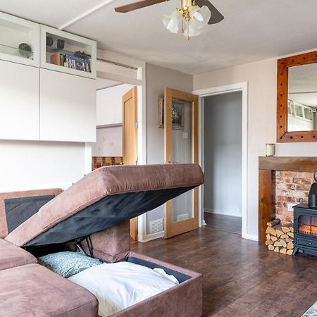 Lovely 1-Bedroom Property With Balcony In West End غلاسغو المظهر الخارجي الصورة