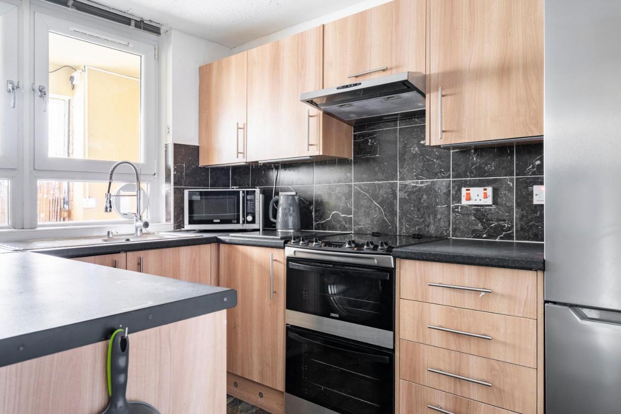 Lovely 1-Bedroom Property With Balcony In West End غلاسغو المظهر الخارجي الصورة