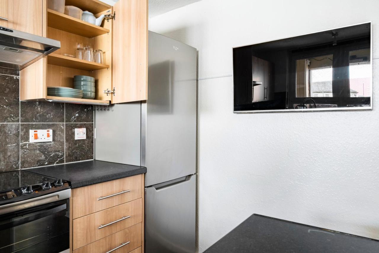 Lovely 1-Bedroom Property With Balcony In West End غلاسغو المظهر الخارجي الصورة