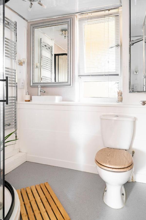 Lovely 1-Bedroom Property With Balcony In West End غلاسغو المظهر الخارجي الصورة